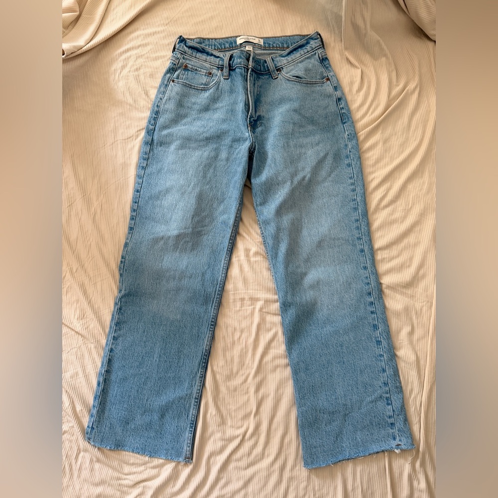 Abercrombie and Fitch CurveLove Baggy Low Rise Medium Blue Jeans